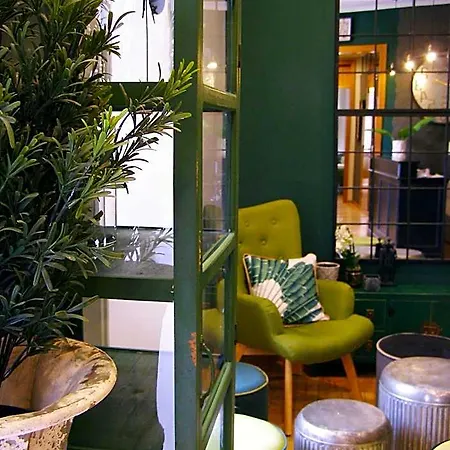 Bed & Breakfast Garden Boutique *